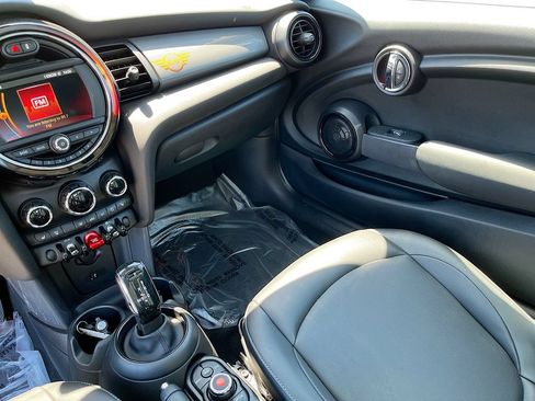 Used 2020 MINI Cooper 2-Door Hardtop w/ Premium Package FWD image 23