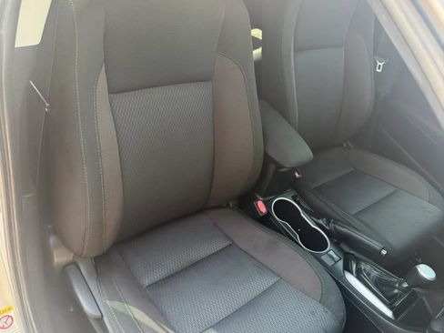 Used 2019 Toyota Corolla LE w/ Carpet Mat Package (TMS) FWD image 17