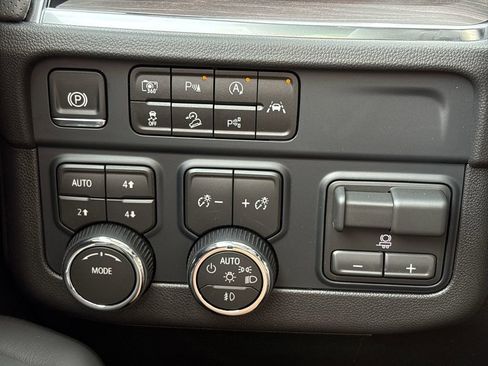 New 2026 Chevrolet Tahoe Premier AWD/4WD image 36
