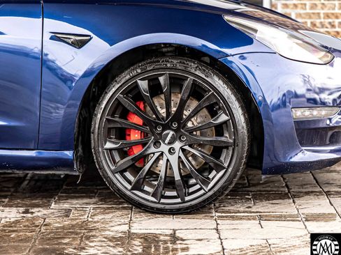 Used 2021 Tesla Model 3 Performance image 10