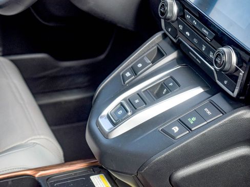 Used 2022 Honda CR-V Touring image 9