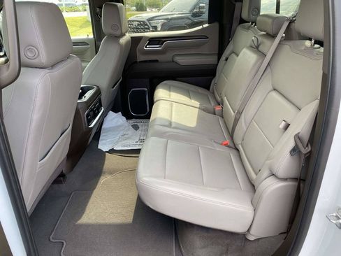 Used 2024 GMC Sierra 1500 SLT w/ SLT Convenience Package AWD/4WD image 11