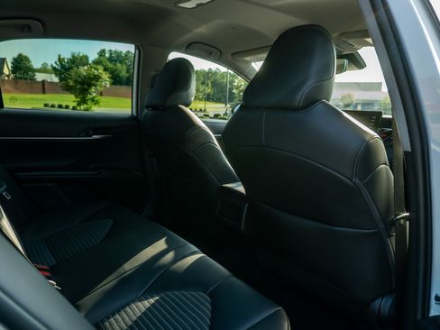 Used 2024 Toyota Camry SE FWD image 15