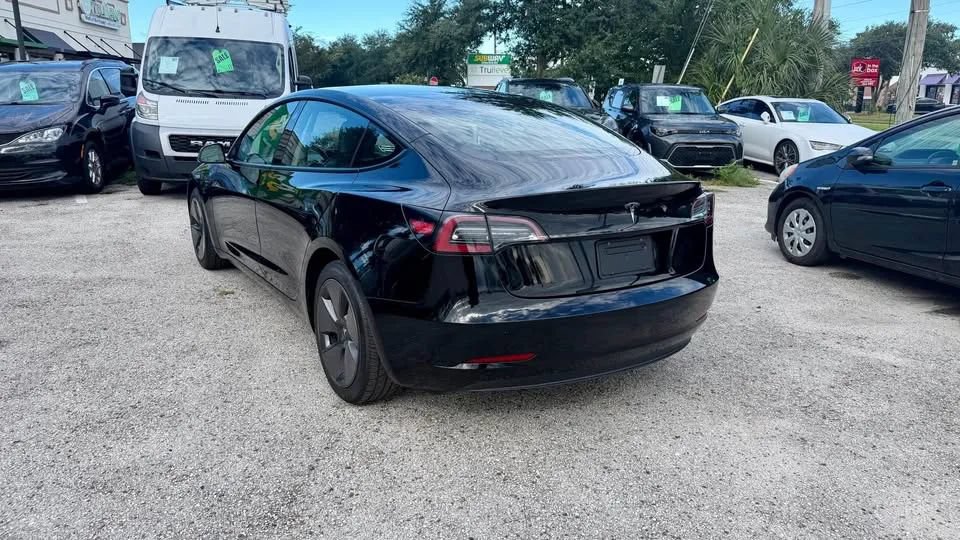 Used 2023 Tesla Model 3 Standard Range RWD image 5