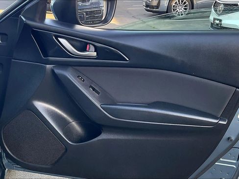 Used 2016 MAZDA MAZDA3 i Sport image 25