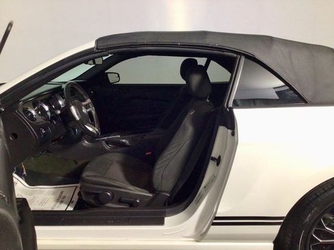 Used 2013 Ford Mustang GT image 15
