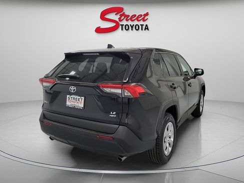 Certified 2025 Toyota RAV4 LE AWD/4WD image 4