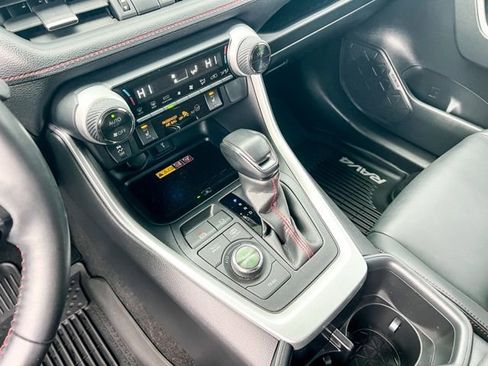 Used 2022 Toyota RAV4 XSE image 17