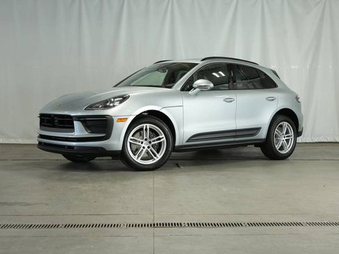 New 2025 Porsche Macan image 1