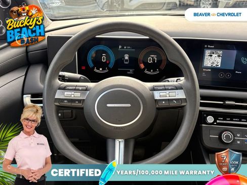 Used 2025 Hyundai Santa Cruz SE FWD image 18