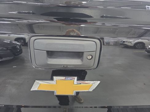 Used 2018 Chevrolet Silverado 1500 LTZ w/ Sport Package AWD/4WD image 13