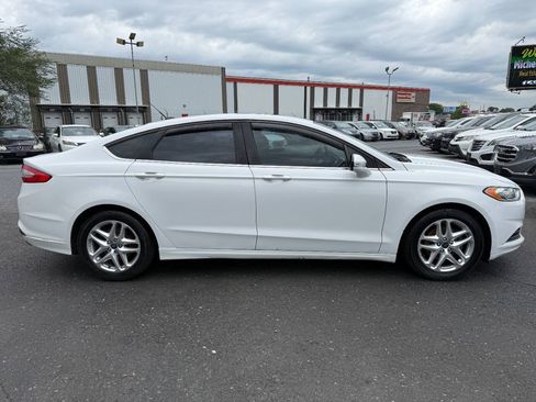 Used 2013 Ford Fusion SE FWD image 4