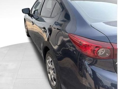Used 2015 MAZDA MAZDA3 i SV FWD image 8