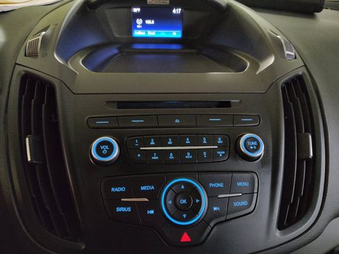 Used 2017 Ford Escape SE w/ SE Cold Weather Package AWD/4WD image 25