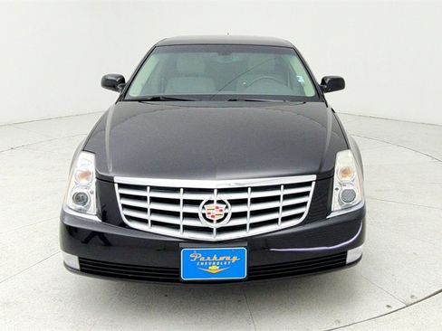 Used 2011 Cadillac DTS image 2