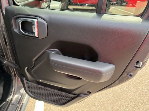 Certified 2025 Jeep Wrangler Willys 4xe image 9