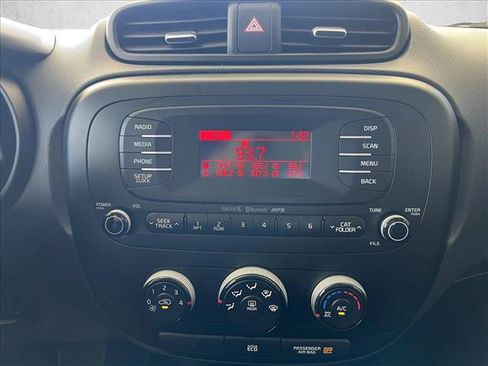 Used 2014 Kia Soul FWD image 13