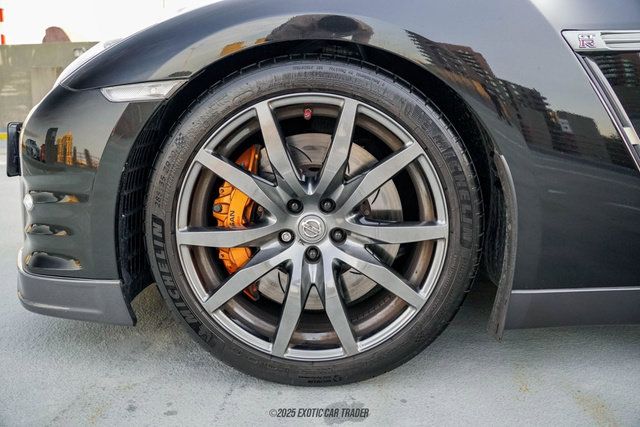 Used 2014 Nissan GT-R Premium w/ Premium Interior Package AWD/4WD image 81