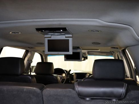 Used 2017 GMC Yukon XL Denali w/ Open Road Package image 31