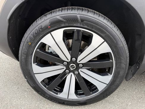 Used 2023 Volvo XC40 Recharge Plus w/ Protection Package Premier AWD/4WD image 50