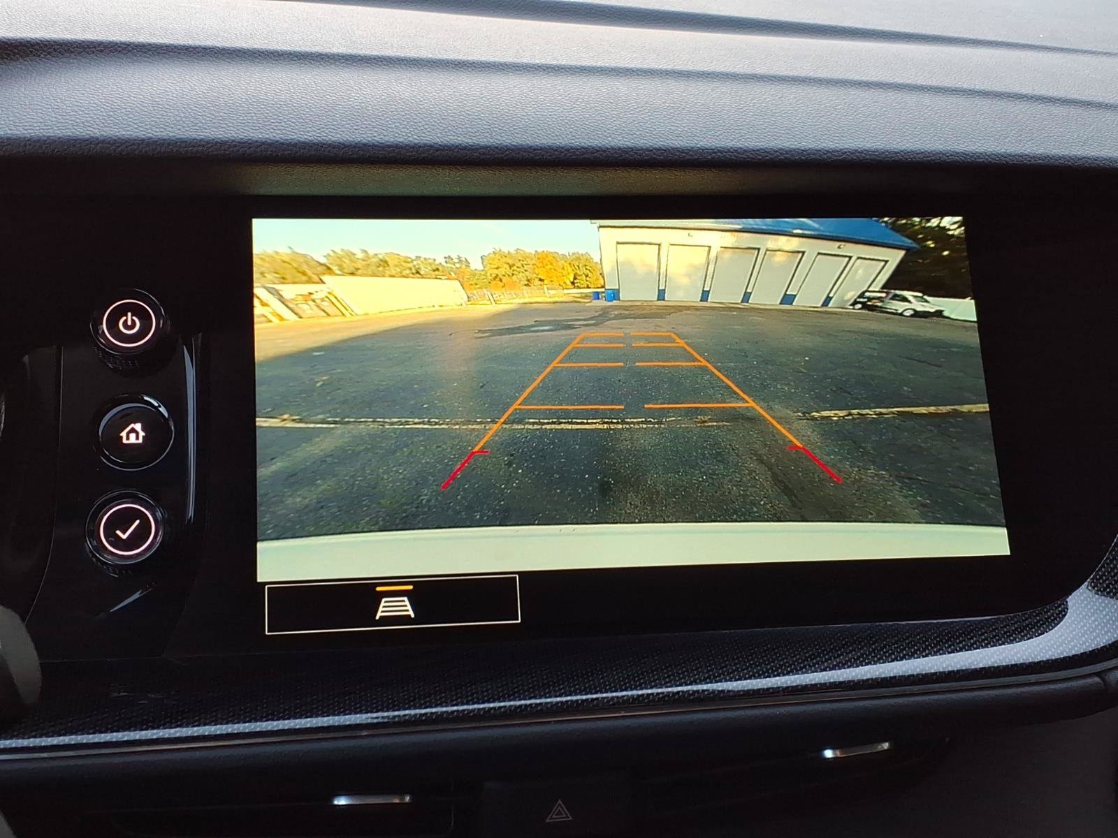 Used 2023 Buick Envision Essence AWD/4WD image 19