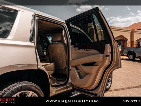 Used 2016 Cadillac Escalade Luxury AWD/4WD image 52