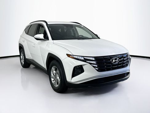 Used 2023 Hyundai Tucson SEL FWD image 3