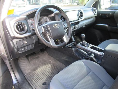 Used 2021 Toyota Tacoma SR5 AWD/4WD image 14