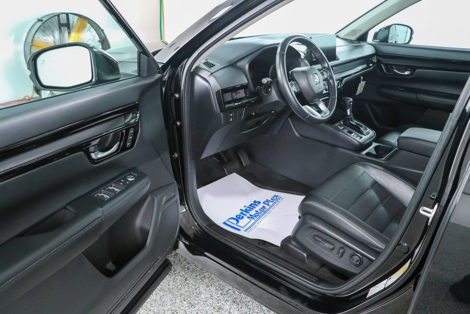 Used 2023 Honda CR-V EX-L image 3