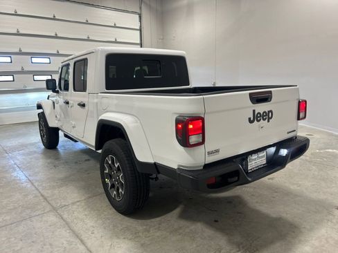 New 2026 Jeep Gladiator Sport image 8