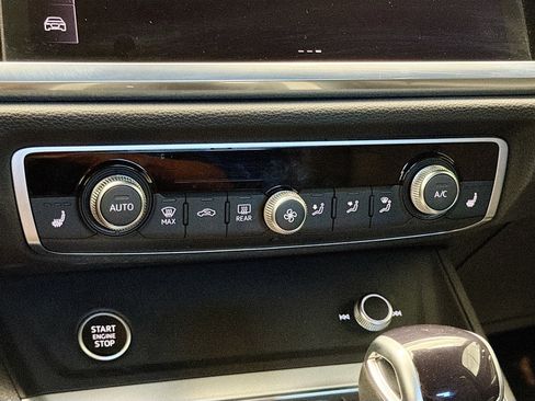 Used 2023 Audi Q3 2.0T Premium w/ Convenience Package image 10