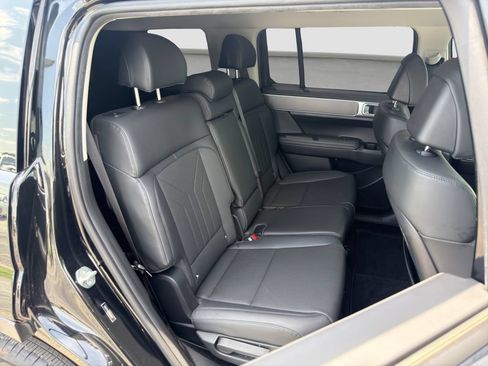 Used 2024 Hyundai Santa Fe SEL FWD image 19