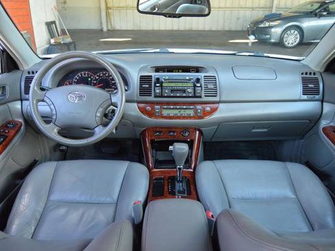 Used 2006 Toyota Camry XLE FWD image 43