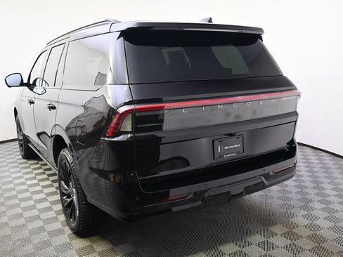 New 2027 Lincoln Navigator Reserve w/ Jet Appearance Package AWD/4WD image 4