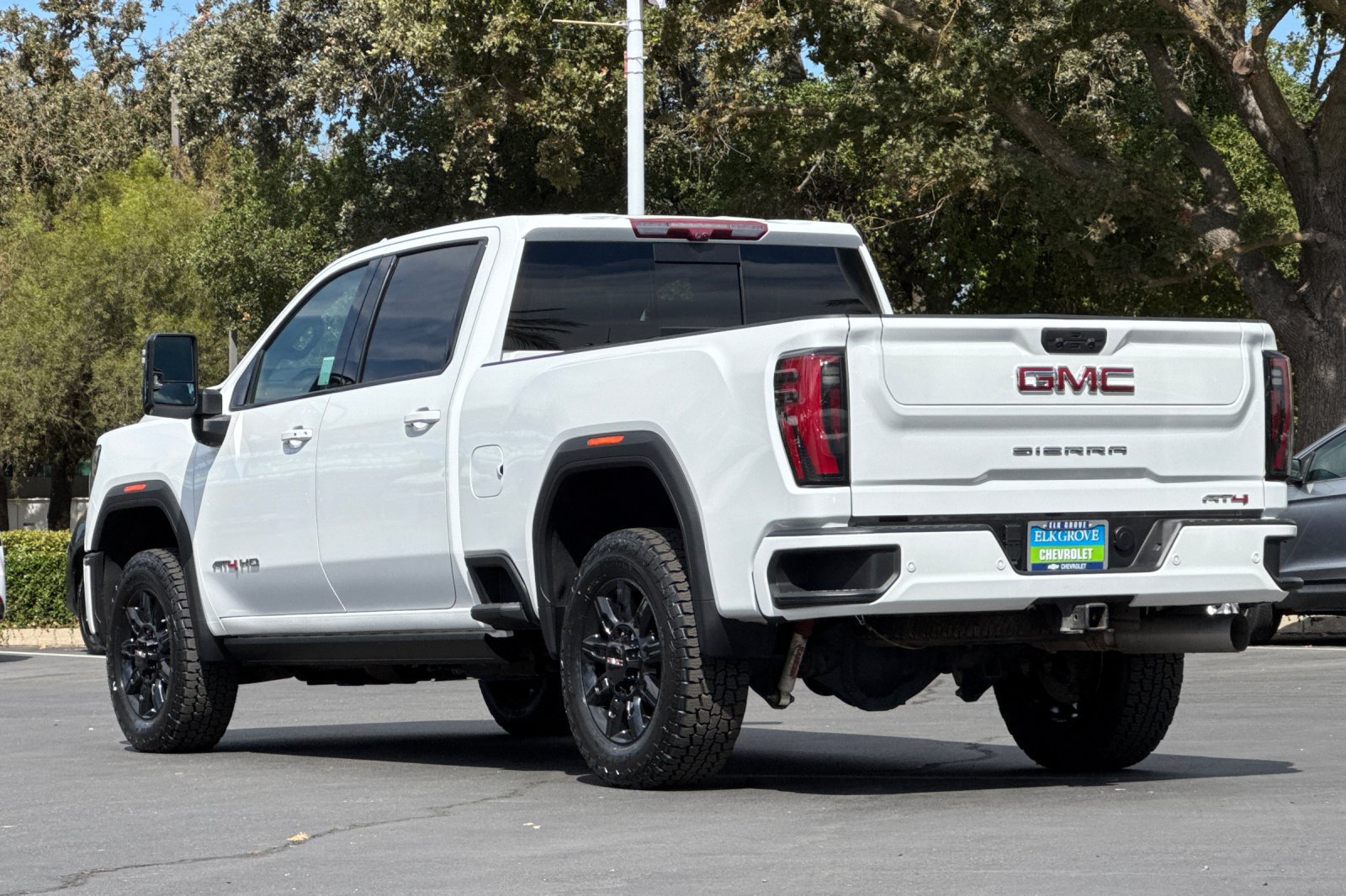 Used 2024 GMC Sierra 2500 AT4 w/ AT4 Premium Plus Package AWD/4WD image 5