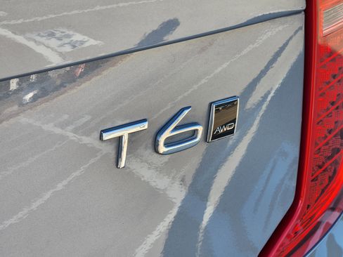 Used 2022 Volvo XC90 T6 Momentum w/ Advanced Package image 14