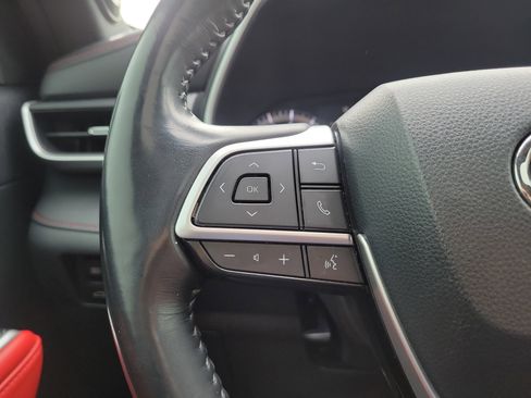 Used 2022 Toyota Highlander XSE image 24