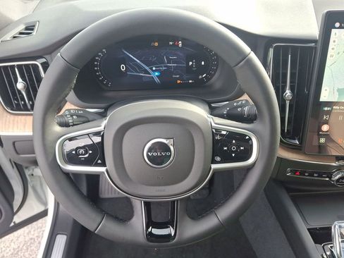 New 2026 Volvo XC60 B5 Plus w/ Protection Package Premier image 17