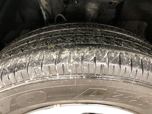Used 2023 Toyota RAV4 LE AWD/4WD image 28
