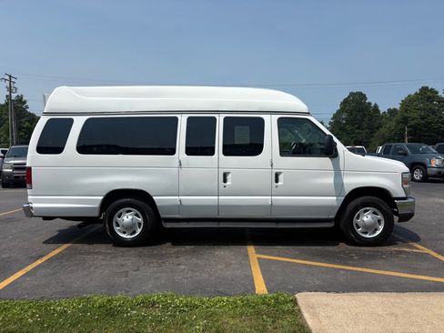 Used 2012 Ford E-350 and Econoline 350 XLT RWD image 5