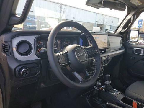 Certified 2025 Jeep Gladiator Sport image 20