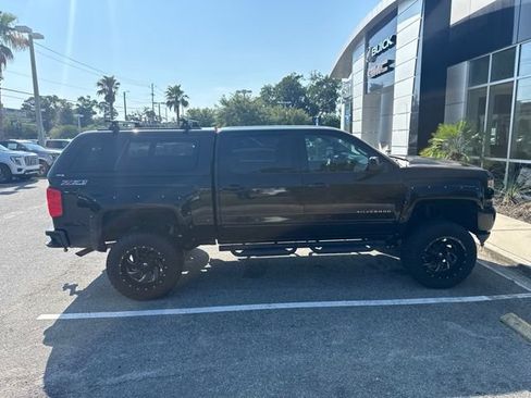 Used 2017 Chevrolet Silverado 1500 LT w/ All Star Edition AWD/4WD image 5