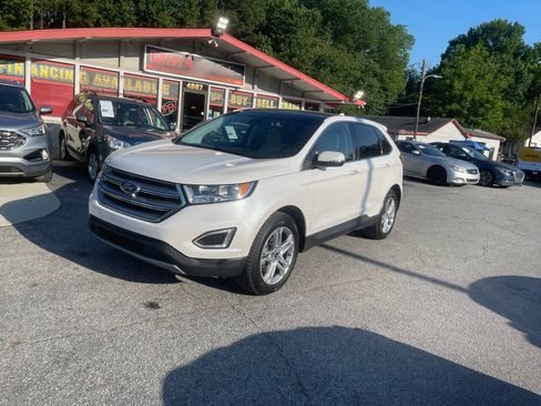 Used 2018 Ford Edge Titanium w/ Equipment Group 302A AWD/4WD image 3