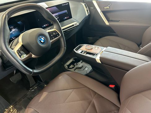 Used 2024 BMW iX xDrive50 w/ Sport Package AWD/4WD image 11