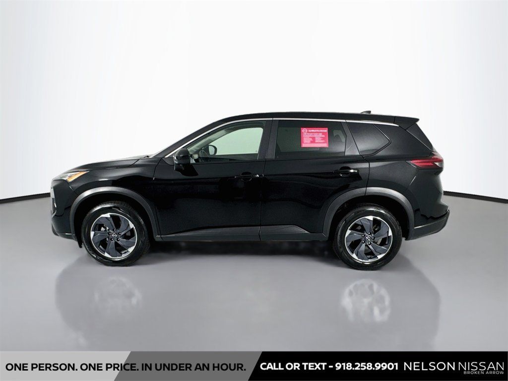 Certified 2025 Nissan Rogue SV FWD image 8