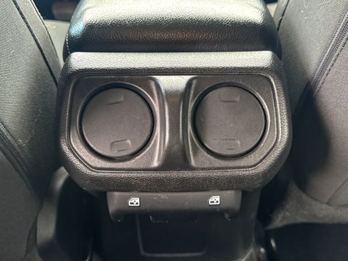 Used 2021 Jeep Wrangler Unlimited Sport image 21