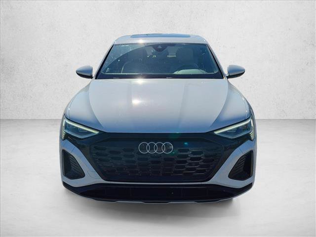 Used 2024 Audi Q8 e-tron Premium Plus w/ Premium Plus Package AWD/4WD image 2