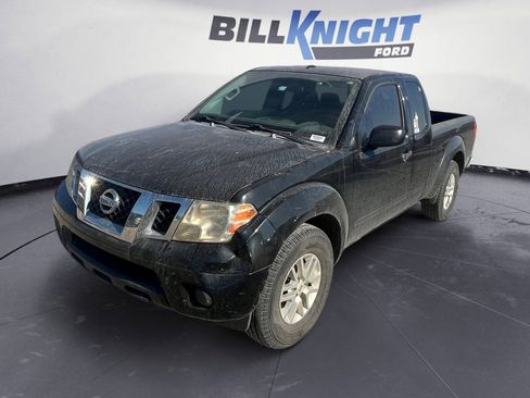 Used 2016 Nissan Frontier SV image 1