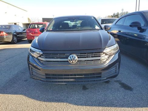 Used 2024 Volkswagen Jetta Sport image 2