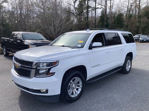 Used 2018 Chevrolet Suburban LT image 2